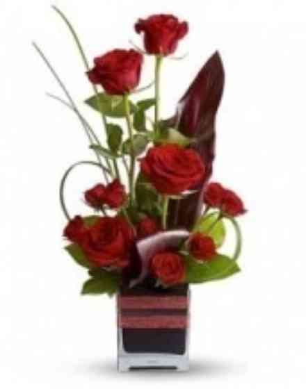 Contemp rose arrang e1392003777302